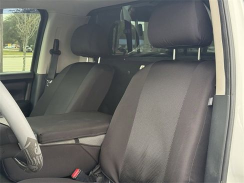 Used 2017 Nissan Titan S image 14