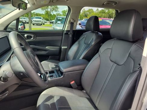 Used 2024 Kia Sorento S FWD image 19