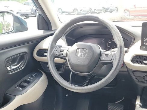 Used 2024 Honda HR-V LX image 3