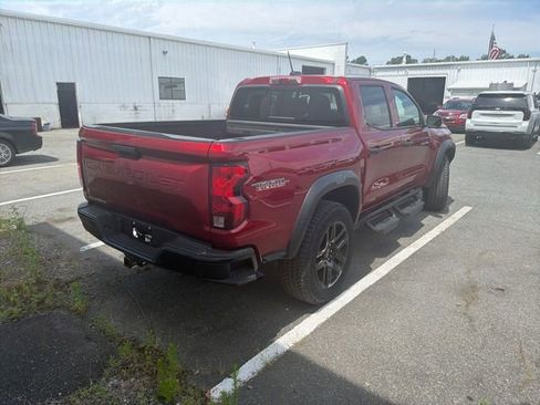 Used 2025 Chevrolet Colorado Trail Boss AWD/4WD image 7