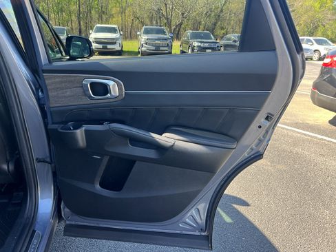 Used 2021 Kia Sorento SX Prestige image 29