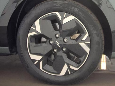 Certified 2023 Kia Niro Wind w/ Wind Preserve Package FWD image 8