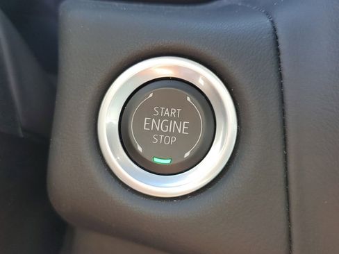 Used 2024 GMC Yukon XL SLT w/ SLT Luxury Package image 30