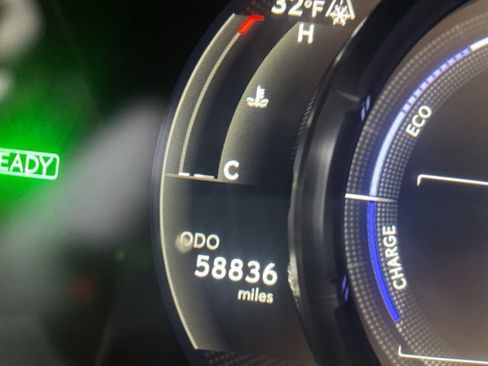 Used 2022 Lexus ES 300h F Sport image 11