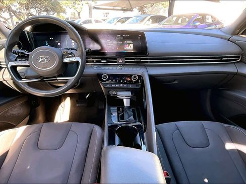 Used 2023 Hyundai Elantra SEL w/ Convenience Package image 15