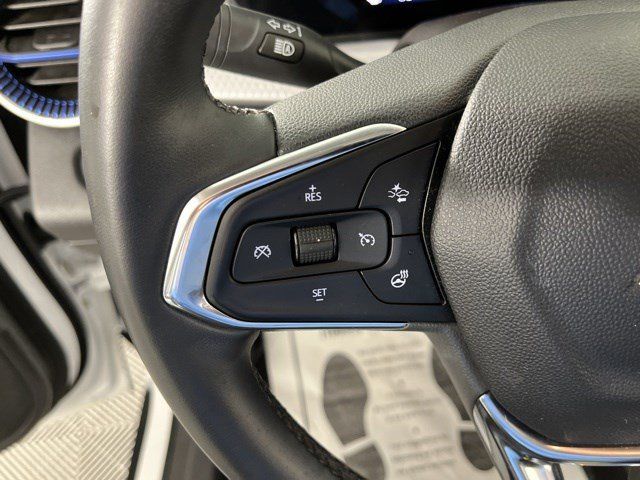 Used 2024 Chevrolet Trax LT w/ Driver Confidence Package FWD image 19