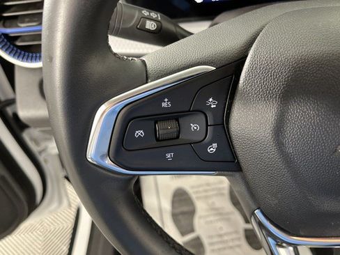 Used 2024 Chevrolet Trax LT w/ Driver Confidence Package FWD image 19