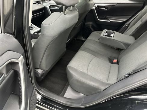 Used 2019 Toyota RAV4 XLE AWD/4WD image 22