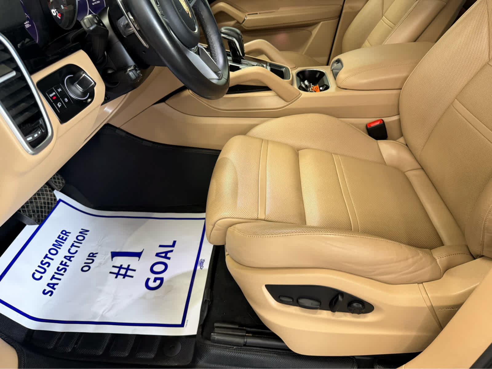 Used 2023 Porsche Cayenne Platinum Edition AWD/4WD image 48