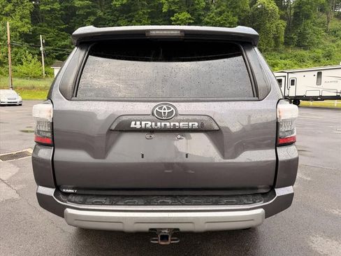 Used 2021 Toyota 4Runner TRD Off-Road Premium w/ Moonroof Package AWD/4WD image 6