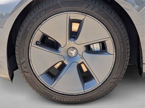 Used 2023 Tesla Model 3 Standard Range RWD image 10