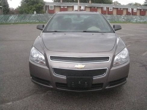 Used 2011 Chevrolet Malibu LS FWD image 2