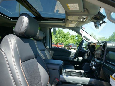 New 2026 Ford F250 Lariat w/ Black Appearance Package AWD/4WD image 10