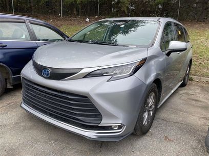 Used 2021 Toyota Sienna XLE