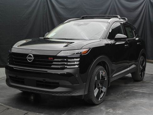 New 2025 Nissan Kicks SR image 6