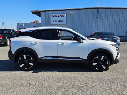 New 2026 Nissan Kicks SR FWD image 13
