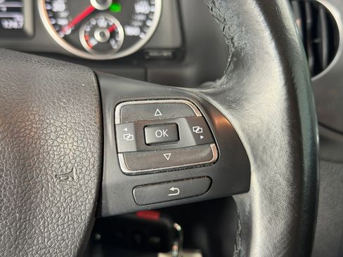 Used 2014 Volkswagen Tiguan S image 25