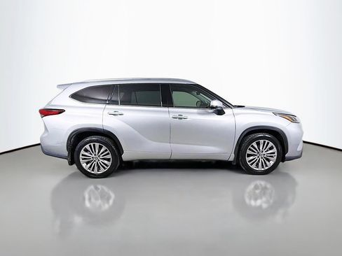 Used 2022 Toyota Highlander Platinum AWD/4WD image 5