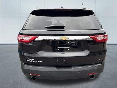Used 2021 Chevrolet Traverse LT w/ LT Premium Package image 3