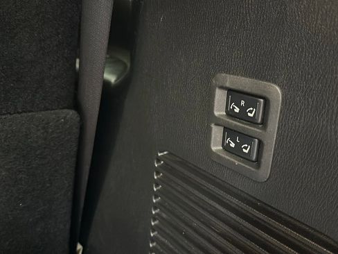 Used 2019 Nissan Armada SL w/ Premium Package image 18