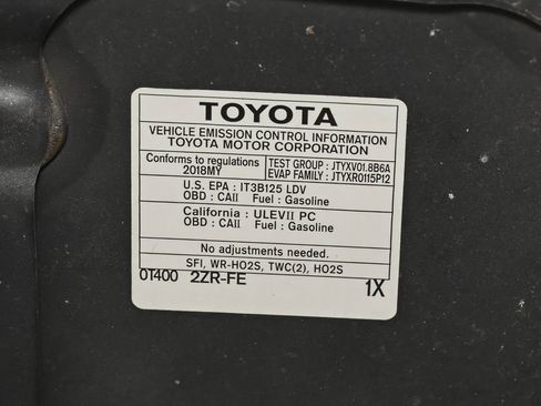 Used 2018 Toyota Corolla SE w/ Carpet Mat Package (TMS) FWD image 16
