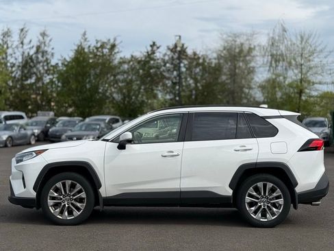 Used 2019 Toyota RAV4 XLE Premium w/ Cold Weather Package AWD/4WD image 2