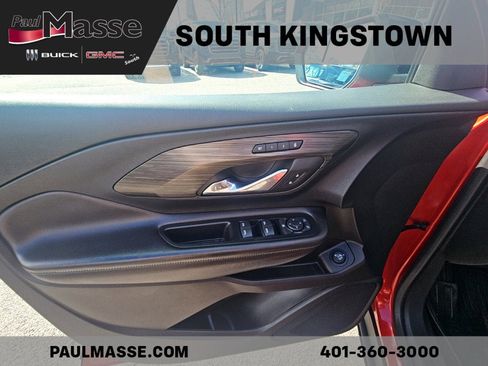 Used 2023 GMC Terrain SLT w/ Tech Package image 13