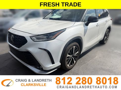 Used 2021 Toyota Highlander XSE AWD/4WD image 1