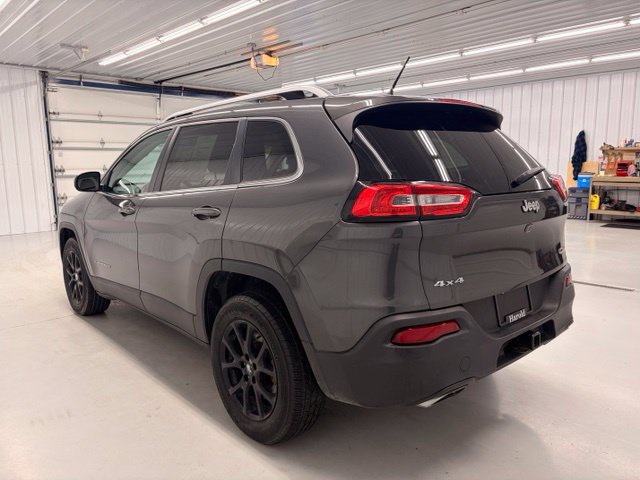 Used 2015 Jeep Cherokee Latitude w/ Cold Weather Group AWD/4WD image 4