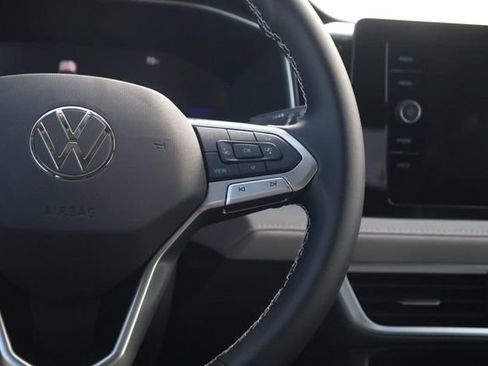 New 2026 Volkswagen Taos SE AWD/4WD image 9