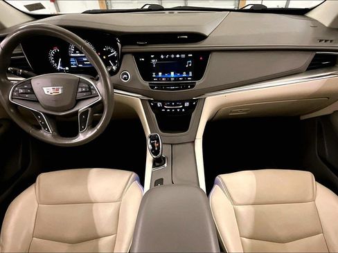 Used 2019 Cadillac XT5 Luxury image 14