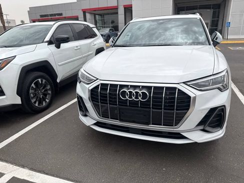 Used 2024 Audi Q3 2.0T Premium Plus AWD/4WD image 2