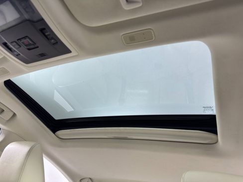 Used 2022 Lexus ES 300h w/ Premium Package image 11