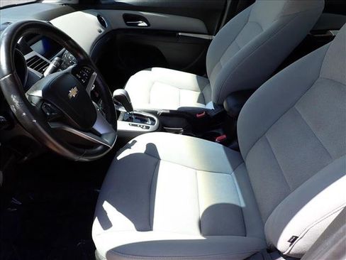 Used 2012 Chevrolet Cruze LT FWD image 10