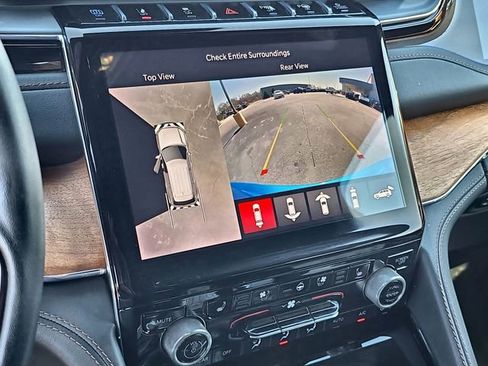 Used 2023 Jeep Grand Cherokee Summit image 30