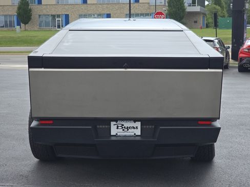 Used 2024 Tesla Cybertruck AWD Crew Cab image 6