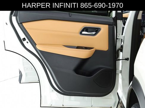 Used 2023 Nissan Rogue Platinum AWD/4WD image 18