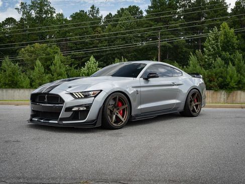 Used 2020 Ford Mustang Shelby GT500 w/ Technology Package RWD image 18