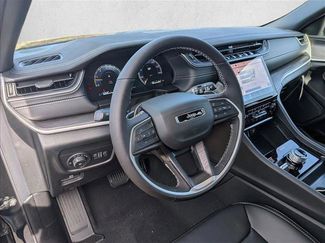 New 2025 Jeep Grand Cherokee Limited w/ Luxury Tech Group II video 3