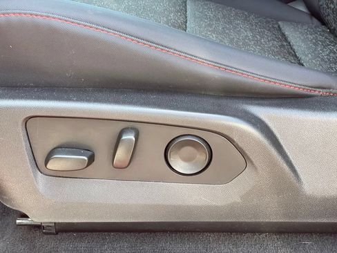 Used 2025 Chevrolet Colorado Z71 AWD/4WD image 14