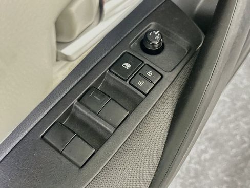 Used 2020 Toyota Corolla LE FWD image 20