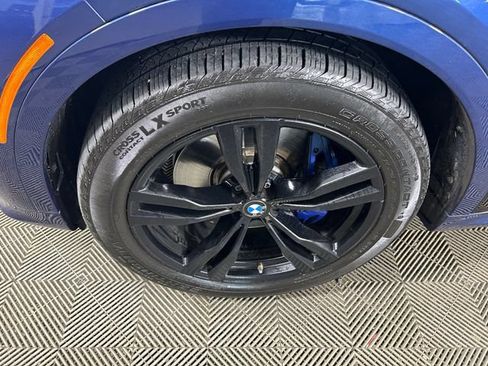 Used 2022 BMW X7 xDrive40i w/ M Sport Package AWD/4WD image 11