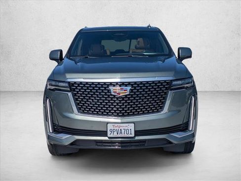 Used 2023 Cadillac Escalade Premium Luxury image 2
