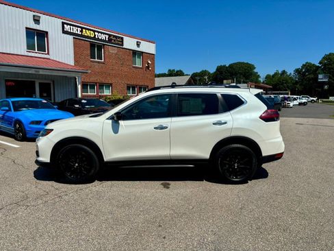 Used 2018 Nissan Rogue SV AWD/4WD image 5