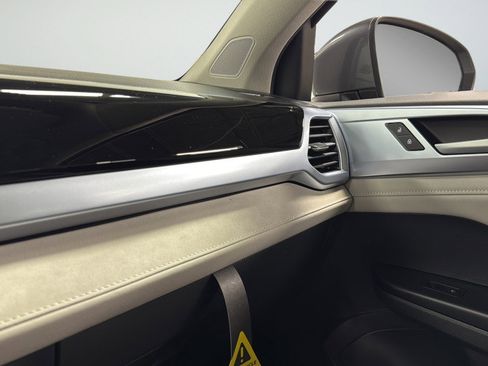 New 2026 Volkswagen Taos SE AWD/4WD image 29