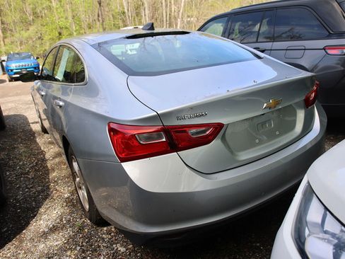 Used 2017 Chevrolet Malibu LS FWD image 4