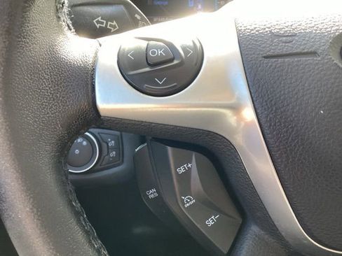 Used 2017 Ford C-MAX Energi Titanium FWD image 16