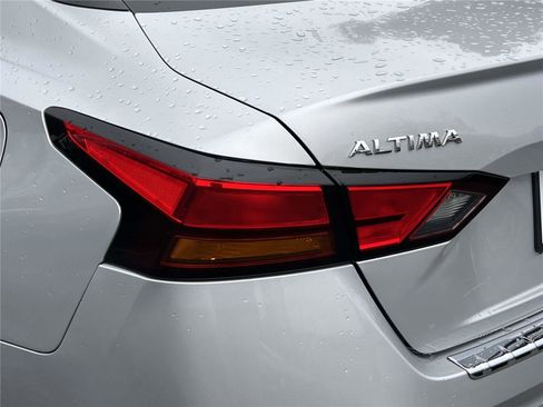 Certified 2021 Nissan Altima 2.5 SV w/ SV Premium Package image 16