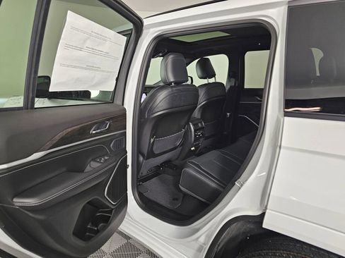 New 2026 Jeep Grand Cherokee Limited AWD/4WD image 34