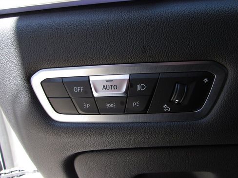 Used 2022 BMW X6 xDrive40i w/ Premium Package AWD/4WD image 13